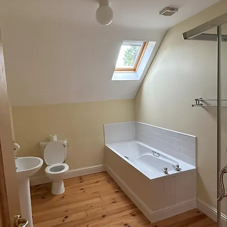 Number 7 Bank House *