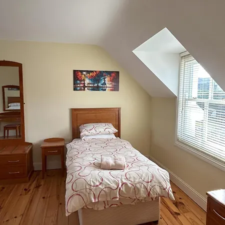 Number 7 Bank House Schull