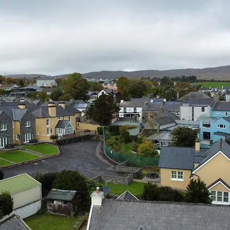 Number 7 Bank House Schull
