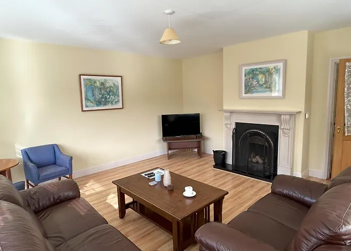 Number 7 Bank House *