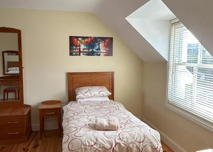 Number 7 Bank House Schull